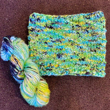 Load image into Gallery viewer, Sequoia Cowl Knitting Kit | Baah Sequoia & Knitting Pattern (#362)