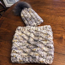 Load image into Gallery viewer, Sequoia Cowl Knitting Kit | Baah Sequoia &amp; Knitting Pattern (#362)

