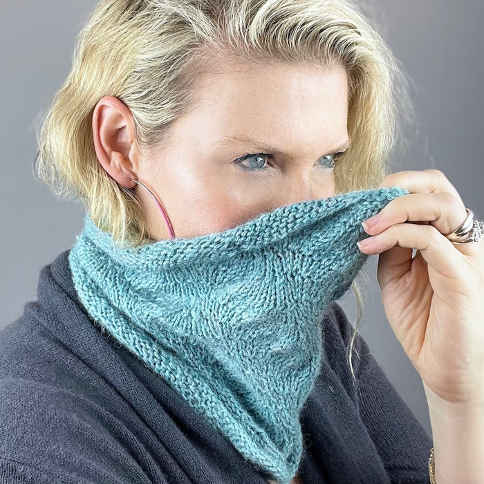 Diagonal Feather & Fan Cowl Knitting Kit | Cascade Pure Alpaca & Knitting Pattern (#192B)