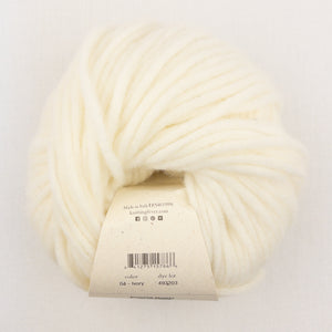 Allyson Cowl Knitting Kit | Juniper Moon Beatrix