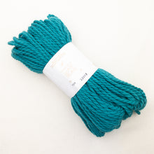 Load image into Gallery viewer, Bulky Ribbed Cowl Knitting Kit | Bulky Alpaca &amp; Knitting Pattern (#167A)
