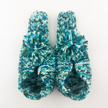 Load image into Gallery viewer, Atelier Easy Slippers Knitting Kit | Knitted Wit Merino Worsted &amp; Knitting Pattern (#413)
