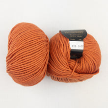 Load image into Gallery viewer, The Squash Hat Knitting Kit | Karabella Aurora 8 &amp; Knitting Pattern (#358)
