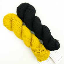 Load image into Gallery viewer, mYak Two Color Slouch Hat | mYak Baby Yak Medium &amp; Knitting Pattern (#385)
