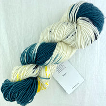 Load image into Gallery viewer, Ceremonial Grade Cowl Crochet Kit | Baah Sonoma &amp; Karabella Aurora 6
