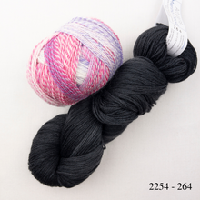 Load image into Gallery viewer, On The Spice Market (Zauberball version) Knitting Kit | Artyarns Merino Cloud &amp; Zauberball Crazy
