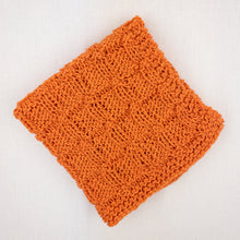 Load image into Gallery viewer, Wave Washcloth | Solo Lino &amp; Knitting Patterns (#212 A, B, &amp; C)
