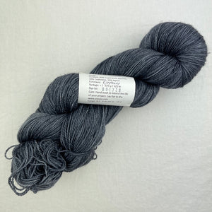 The Cloud Tee Knitting Kit | Anzula Cloud & Knitting Pattern (#357)