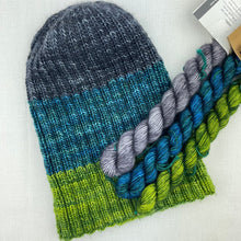 Load image into Gallery viewer, Unicorn Tails Ribbed Beanie Knitting Kit (Baby/Kids version) | Madelinetosh Unicorn Tails &amp; Knitting Pattern (#314)
