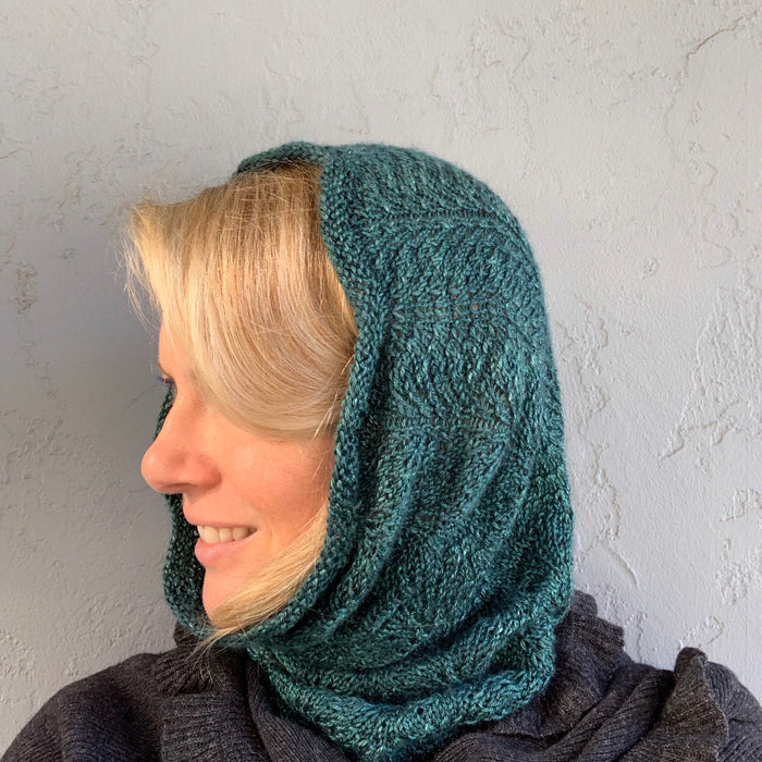 Vertical Feather & Fan Cowl Knitting Kit | Hand Maiden Camelspin & Knitting Pattern (#192F)