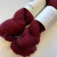 Load image into Gallery viewer, Siki Shawl Knitting Kit | Earl Grey Gunpowder Sock

