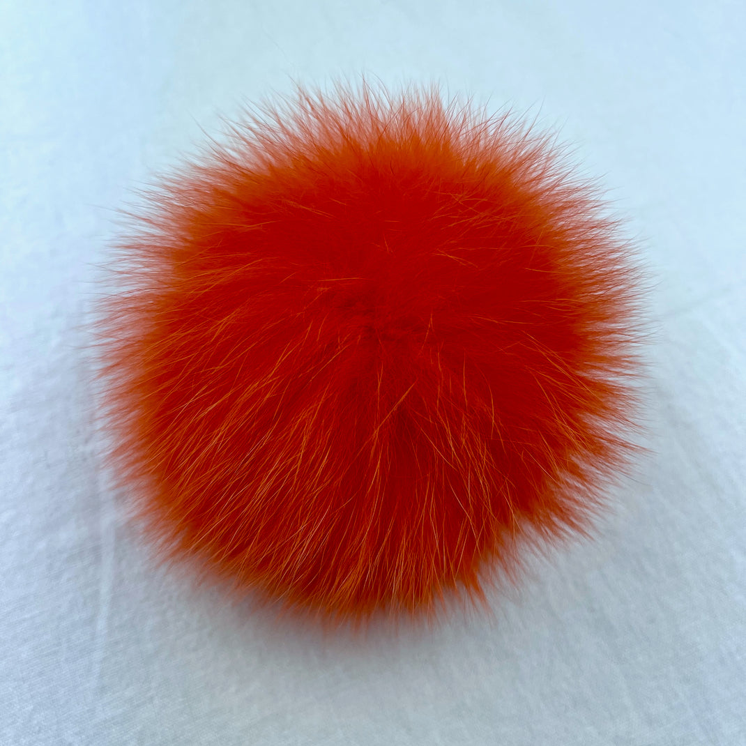  Decoendiy 16pcs Faux Fox Fur Pom Pom with Press Button,  Colorful Removable Fluffy Pompom Ball for Knitting Hats DIY Craft Projects, Snap  on Pom Poms for Hats, 4 Inches (red)